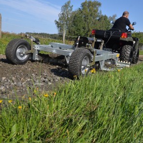 VEISLÅDD TIL ATV MED 3 SKJÆR OG MED ELEKTRISK HEV- OG SENKBAR FUNKSJON